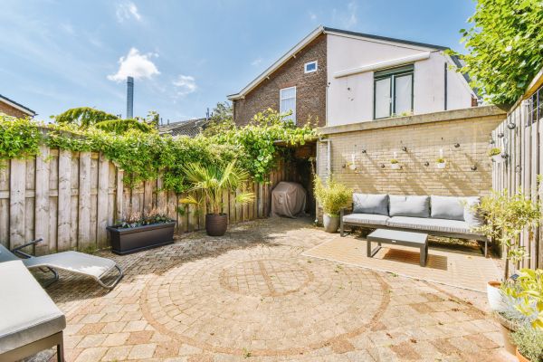 Courtyard Wall Repair in Richmond
